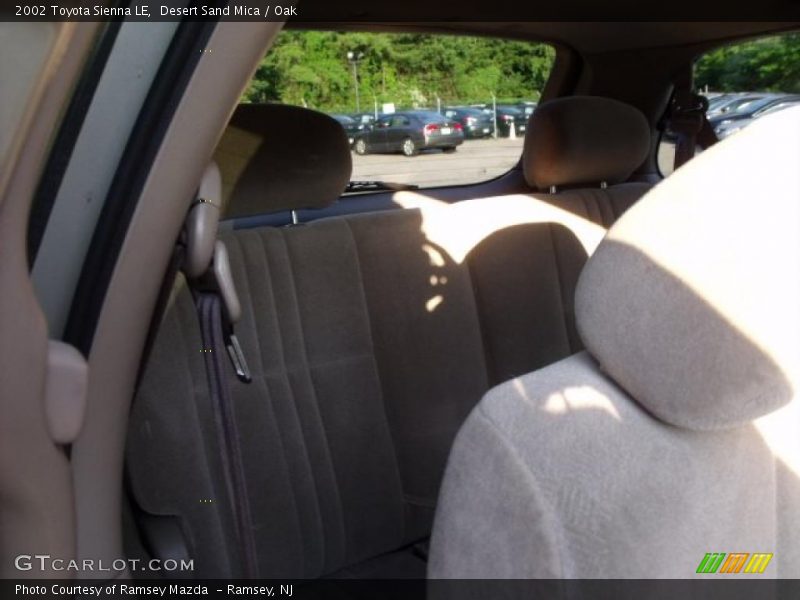 Desert Sand Mica / Oak 2002 Toyota Sienna LE