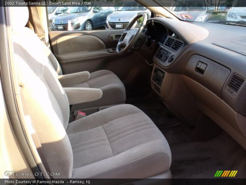 Desert Sand Mica / Oak 2002 Toyota Sienna LE