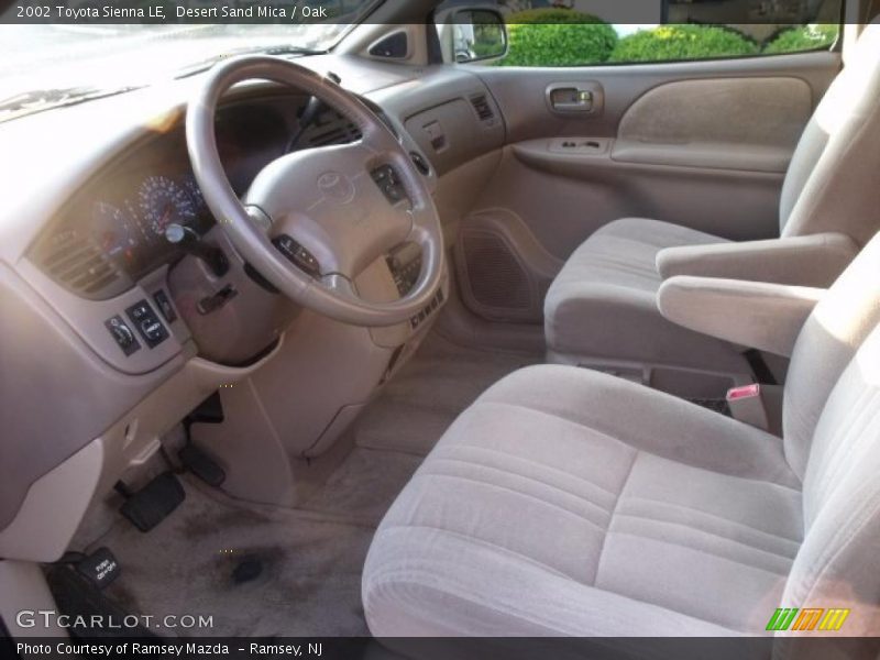 Desert Sand Mica / Oak 2002 Toyota Sienna LE