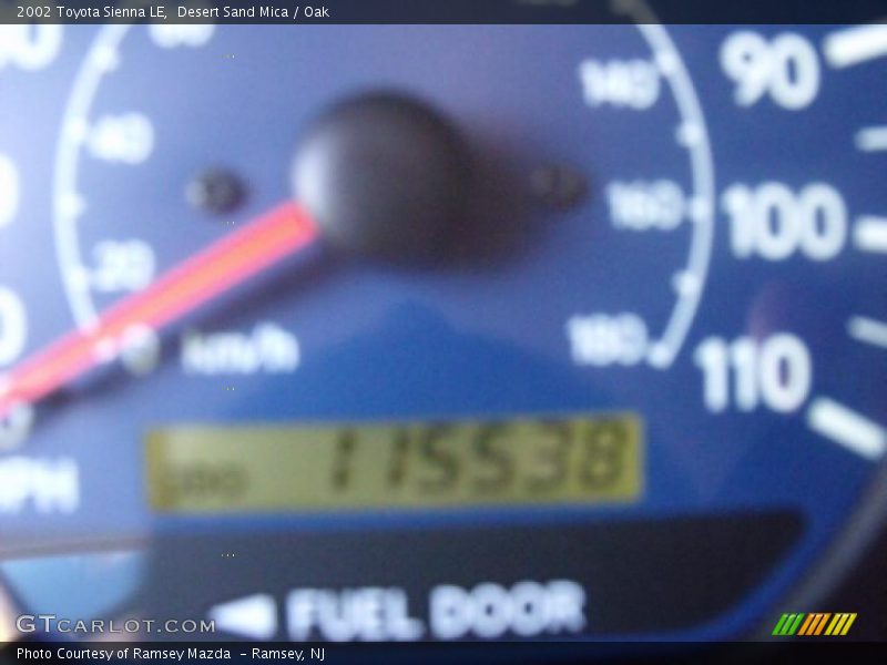 Desert Sand Mica / Oak 2002 Toyota Sienna LE