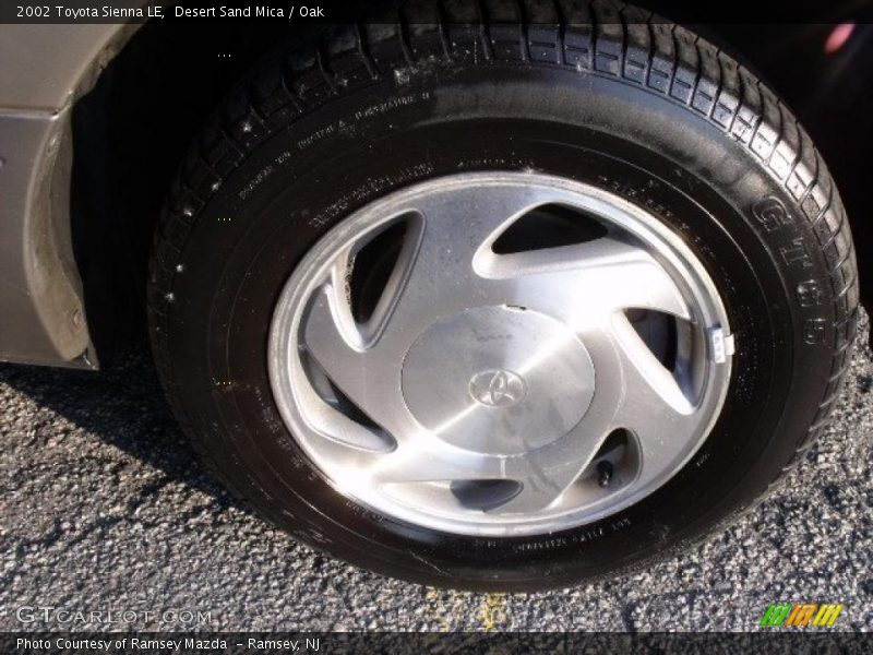 Desert Sand Mica / Oak 2002 Toyota Sienna LE