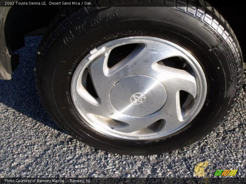 Desert Sand Mica / Oak 2002 Toyota Sienna LE