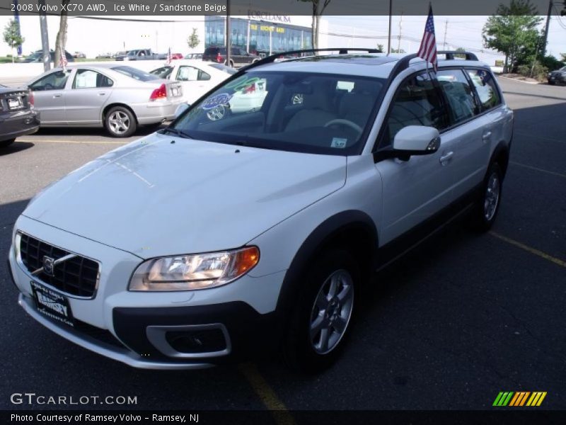 Ice White / Sandstone Beige 2008 Volvo XC70 AWD