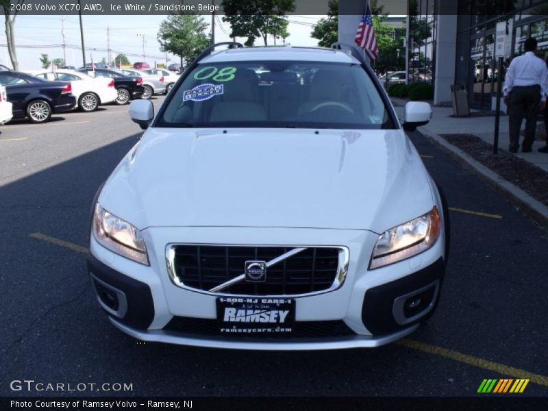 Ice White / Sandstone Beige 2008 Volvo XC70 AWD
