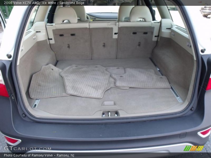 Ice White / Sandstone Beige 2008 Volvo XC70 AWD