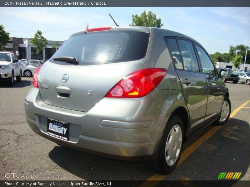 Magnetic Grey Metallic / Charcoal 2007 Nissan Versa S