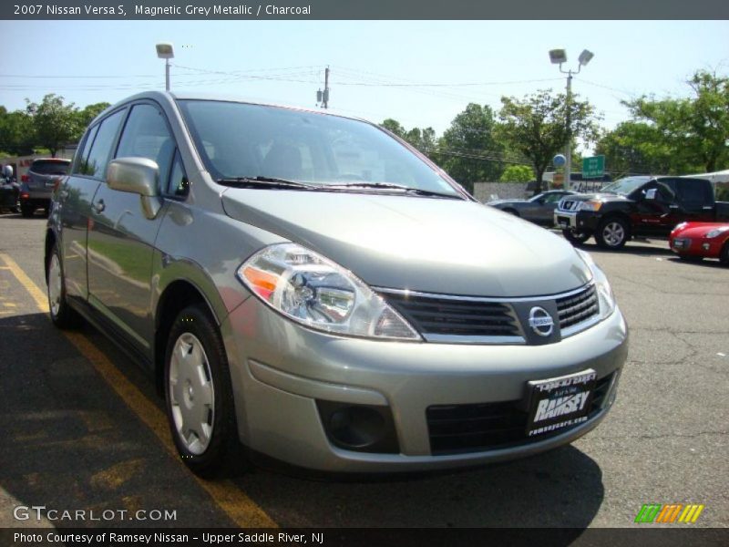Magnetic Grey Metallic / Charcoal 2007 Nissan Versa S