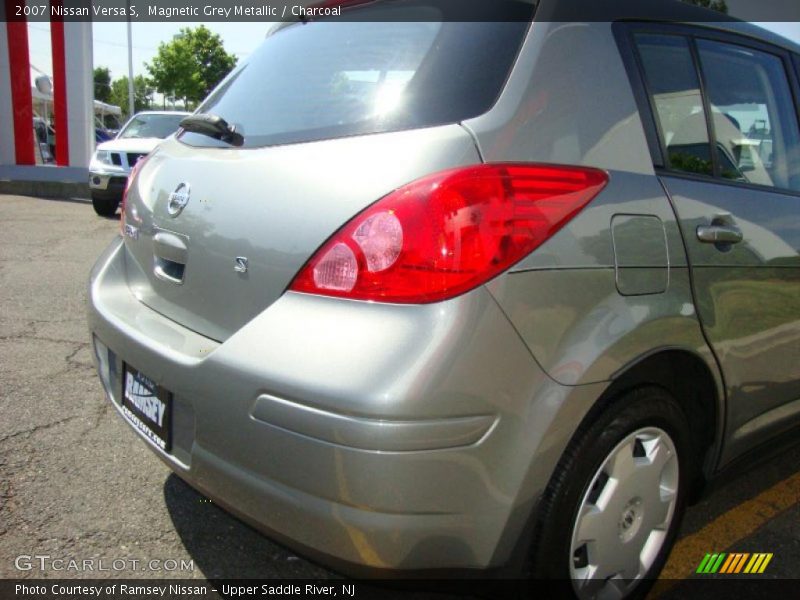 Magnetic Grey Metallic / Charcoal 2007 Nissan Versa S