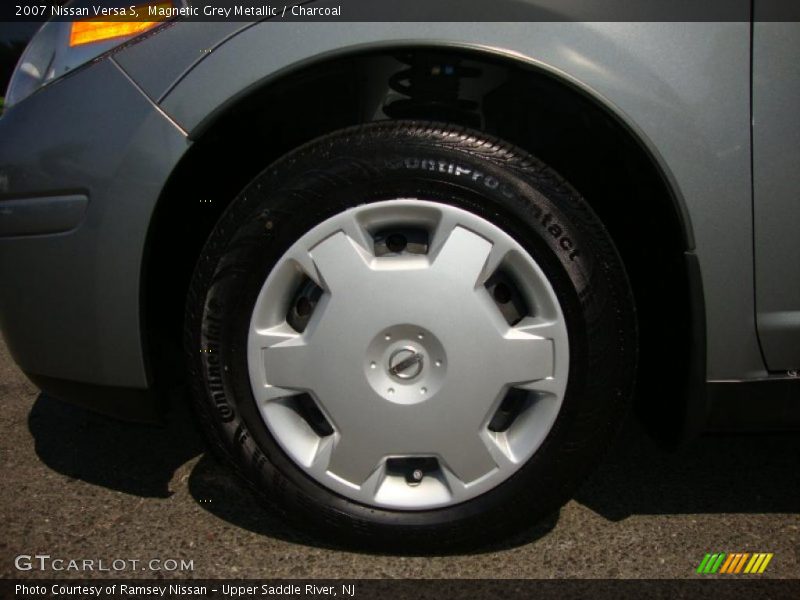 Magnetic Grey Metallic / Charcoal 2007 Nissan Versa S