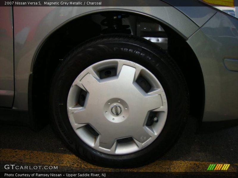Magnetic Grey Metallic / Charcoal 2007 Nissan Versa S