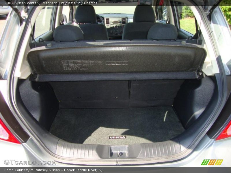 Magnetic Grey Metallic / Charcoal 2007 Nissan Versa S