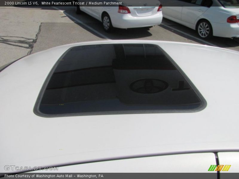 White Pearlescent Tricoat / Medium Parchment 2000 Lincoln LS V6