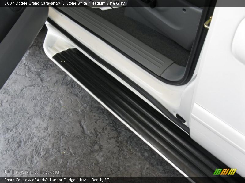 Stone White / Medium Slate Gray 2007 Dodge Grand Caravan SXT