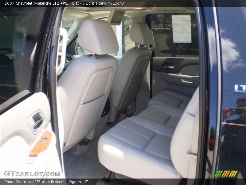 Black / Light Titanium/Ebony 2007 Chevrolet Avalanche LTZ 4WD