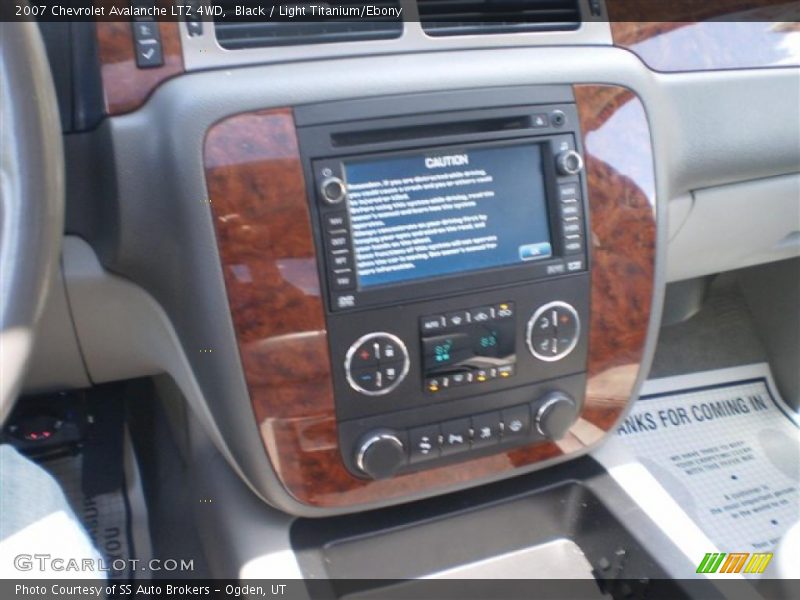 Black / Light Titanium/Ebony 2007 Chevrolet Avalanche LTZ 4WD