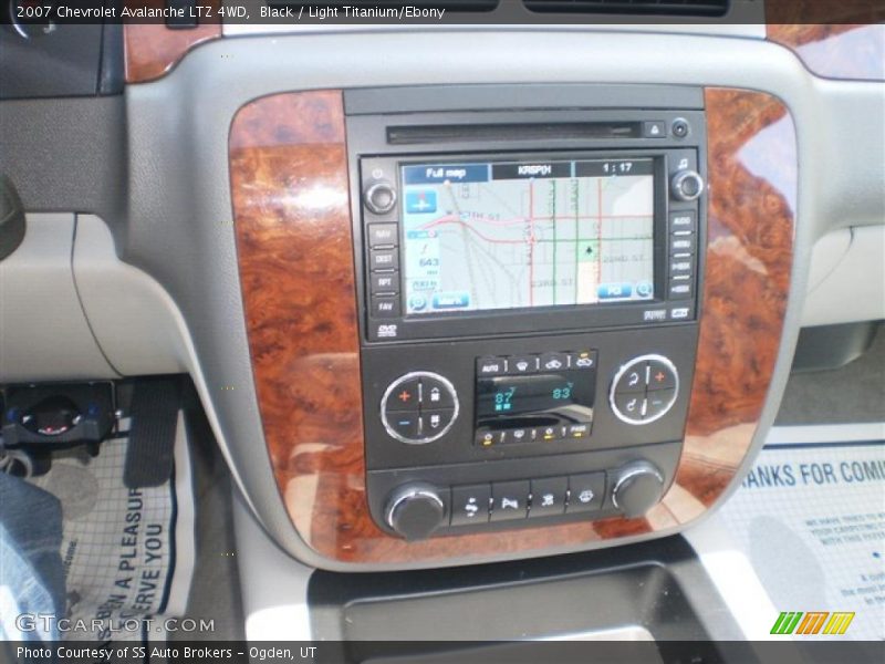 Black / Light Titanium/Ebony 2007 Chevrolet Avalanche LTZ 4WD