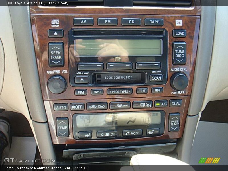 Black / Ivory 2000 Toyota Avalon XLS