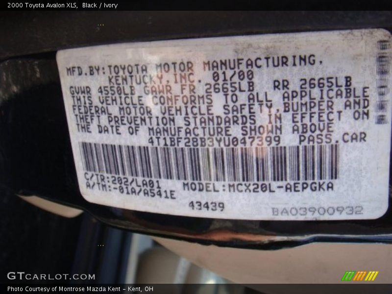 Black / Ivory 2000 Toyota Avalon XLS