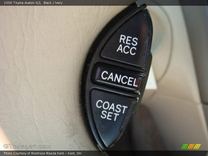 Black / Ivory 2000 Toyota Avalon XLS