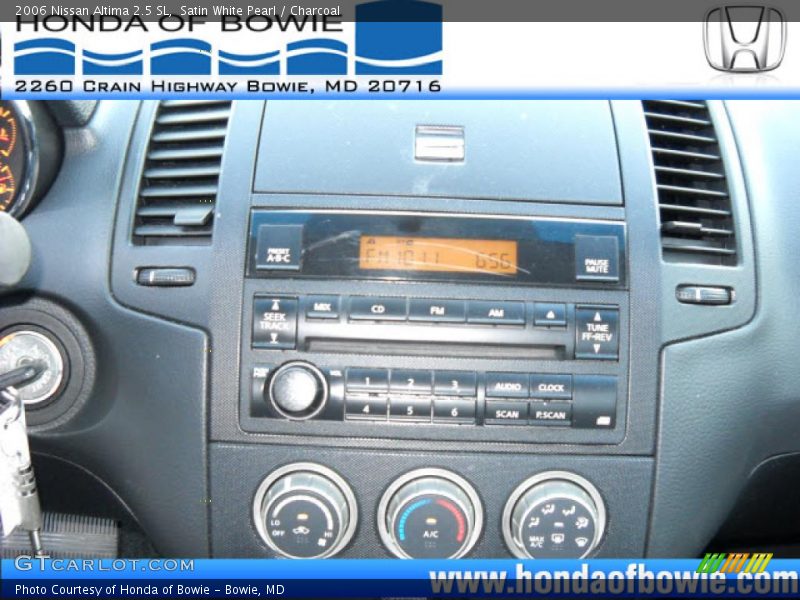 Satin White Pearl / Charcoal 2006 Nissan Altima 2.5 SL