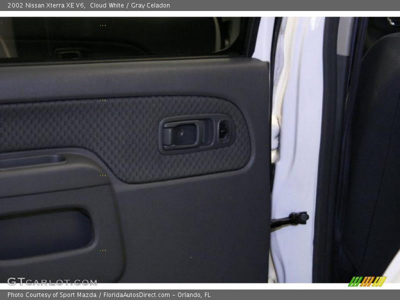 Cloud White / Gray Celadon 2002 Nissan Xterra XE V6