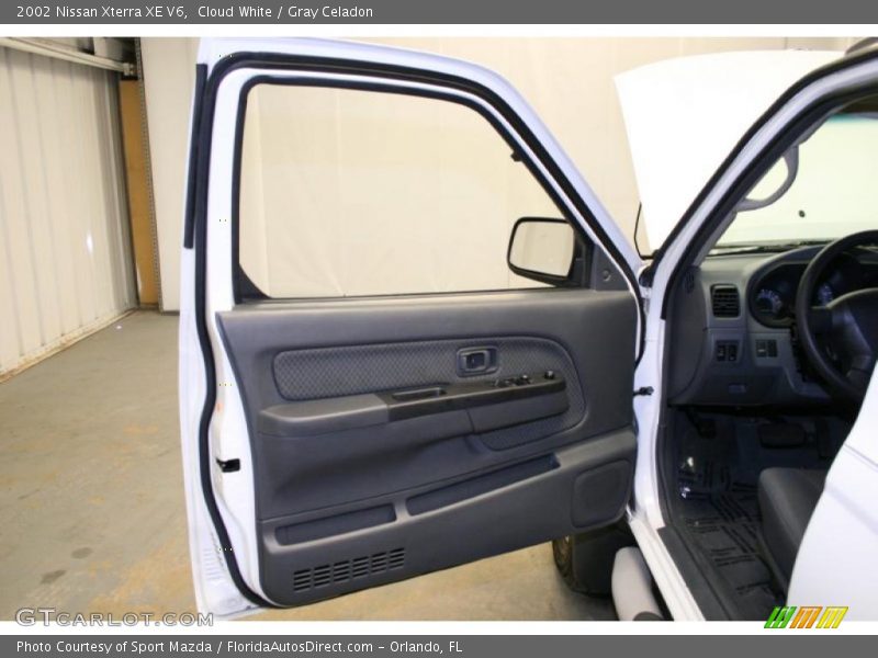 Cloud White / Gray Celadon 2002 Nissan Xterra XE V6