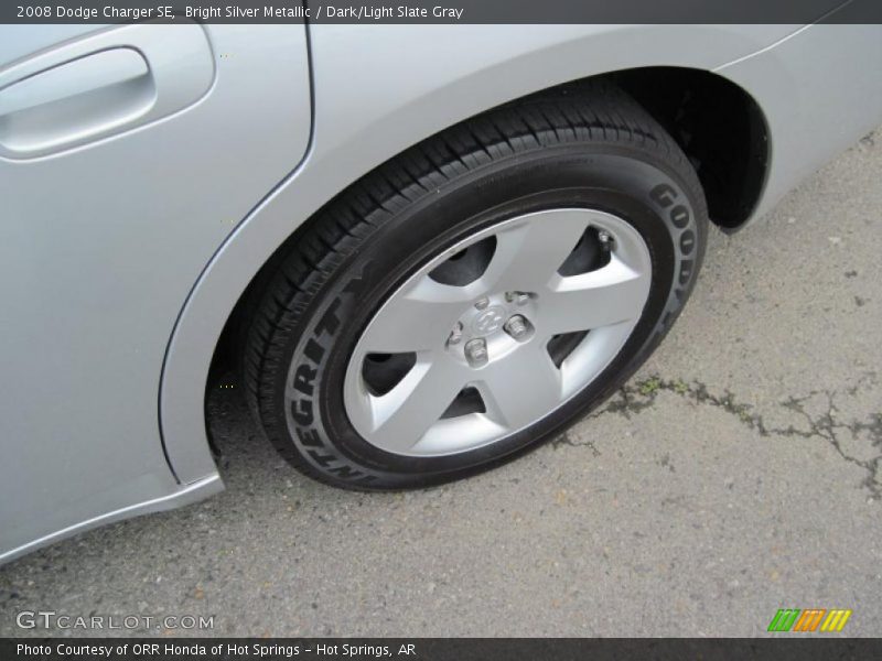 Bright Silver Metallic / Dark/Light Slate Gray 2008 Dodge Charger SE