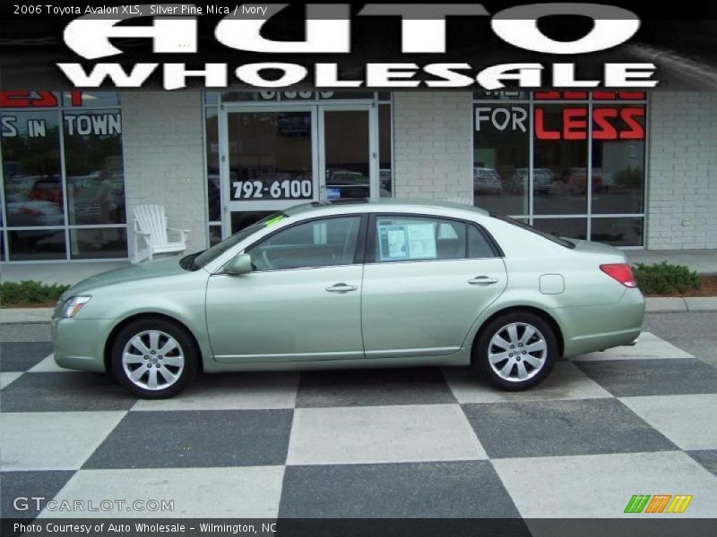 Silver Pine Mica / Ivory 2006 Toyota Avalon XLS