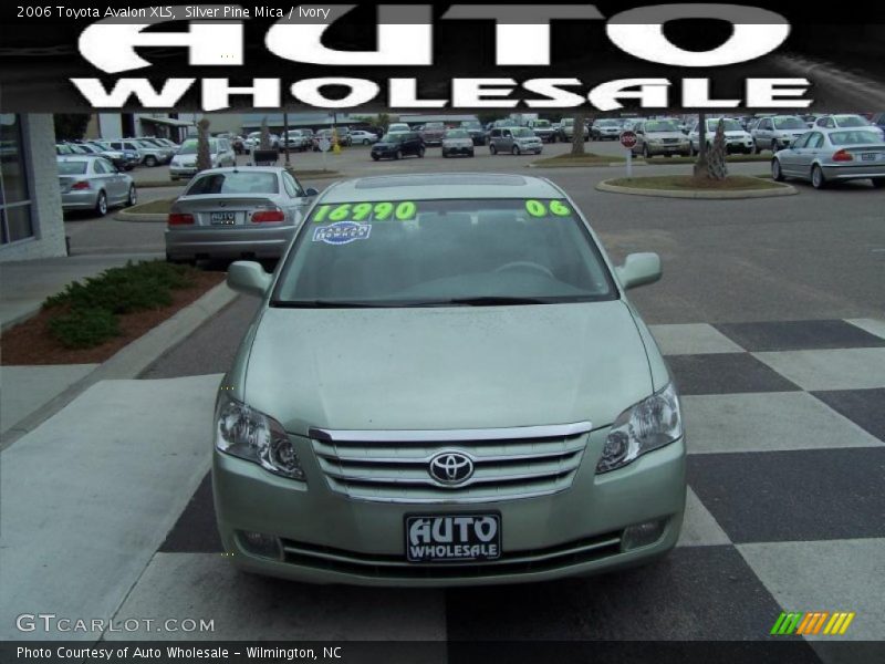 Silver Pine Mica / Ivory 2006 Toyota Avalon XLS
