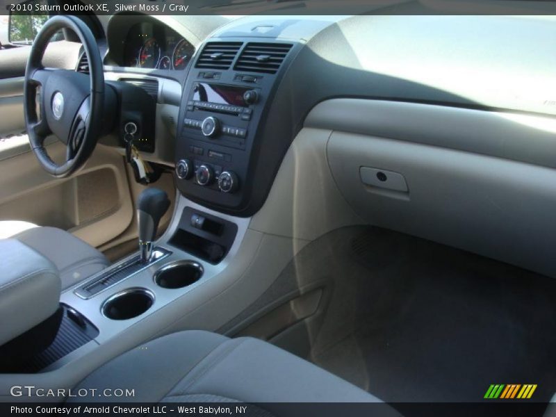 Silver Moss / Gray 2010 Saturn Outlook XE