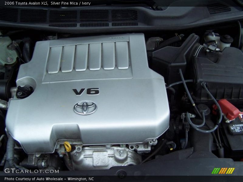 Silver Pine Mica / Ivory 2006 Toyota Avalon XLS