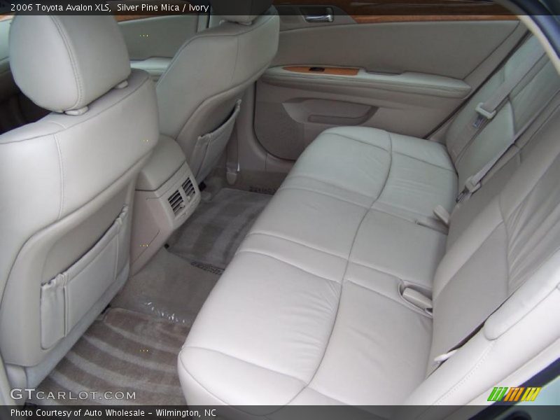 Silver Pine Mica / Ivory 2006 Toyota Avalon XLS
