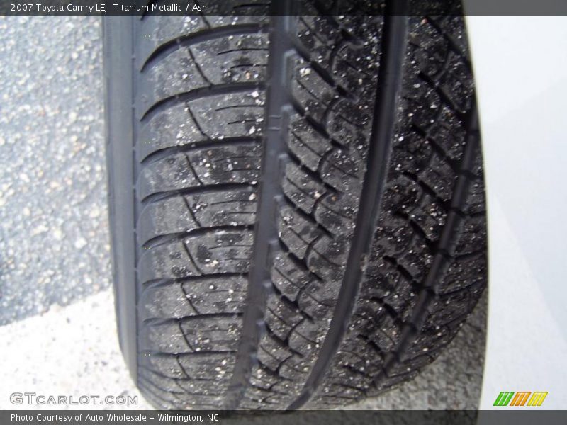 Titanium Metallic / Ash 2007 Toyota Camry LE