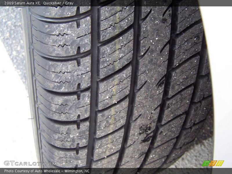 Quicksilver / Gray 2009 Saturn Aura XE