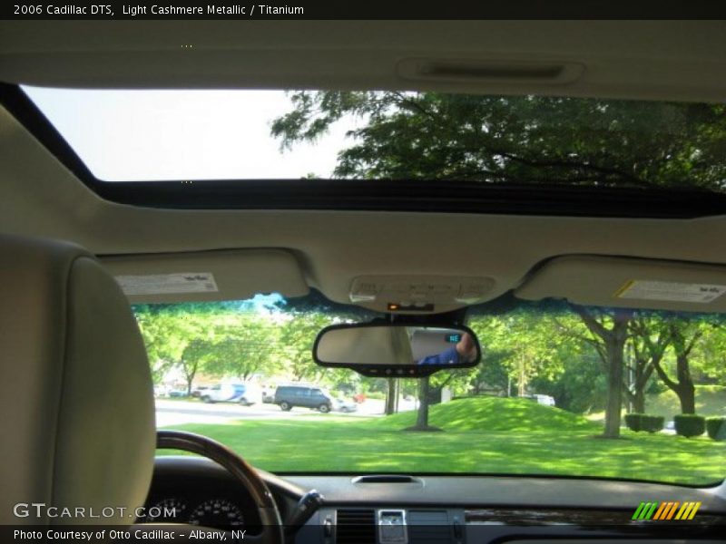 Light Cashmere Metallic / Titanium 2006 Cadillac DTS