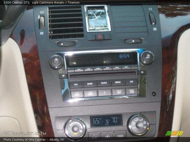 Light Cashmere Metallic / Titanium 2006 Cadillac DTS
