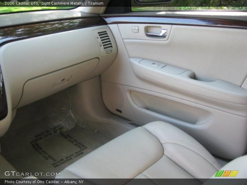 Light Cashmere Metallic / Titanium 2006 Cadillac DTS