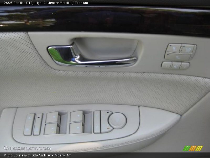 Light Cashmere Metallic / Titanium 2006 Cadillac DTS