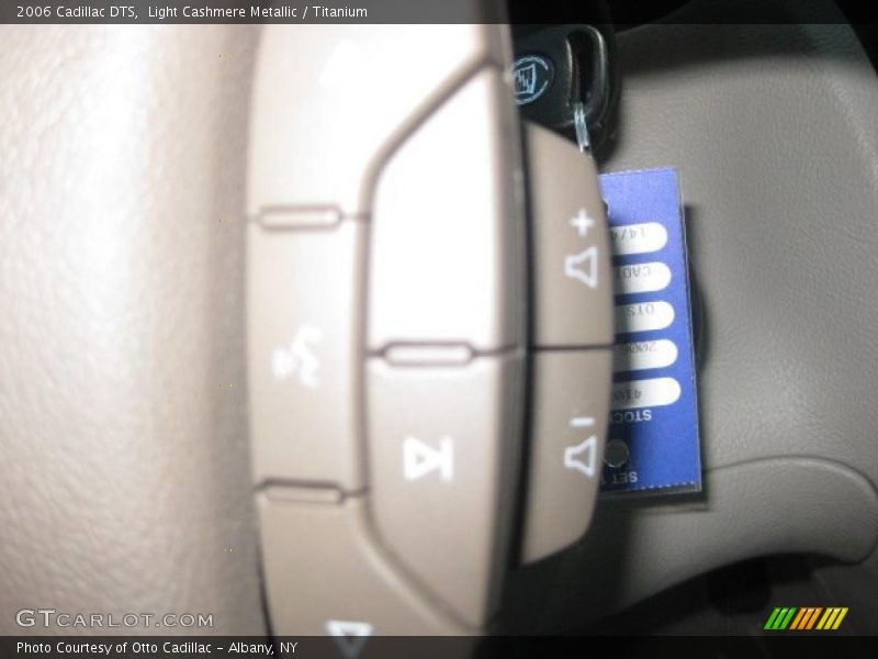 Light Cashmere Metallic / Titanium 2006 Cadillac DTS