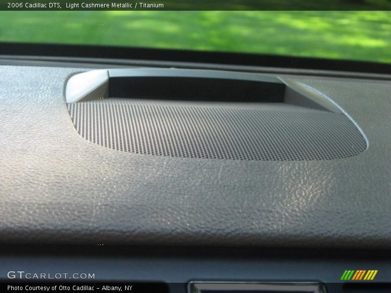 Light Cashmere Metallic / Titanium 2006 Cadillac DTS