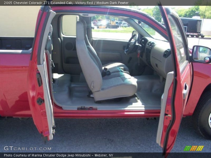 Victory Red / Medium Dark Pewter 2005 Chevrolet Colorado Z71 Extended Cab