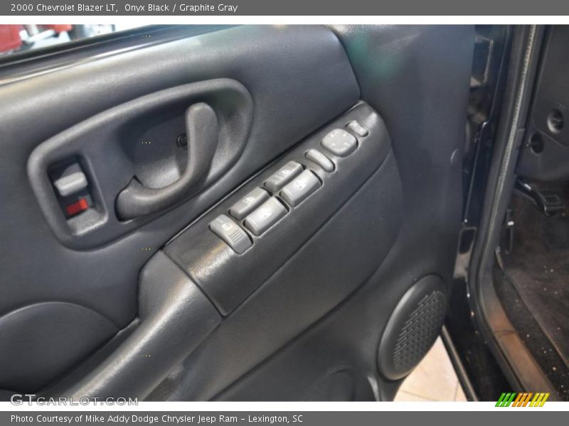 Onyx Black / Graphite Gray 2000 Chevrolet Blazer LT
