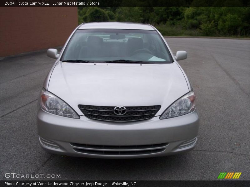Lunar Mist Metallic / Stone 2004 Toyota Camry XLE