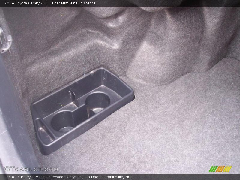 Lunar Mist Metallic / Stone 2004 Toyota Camry XLE