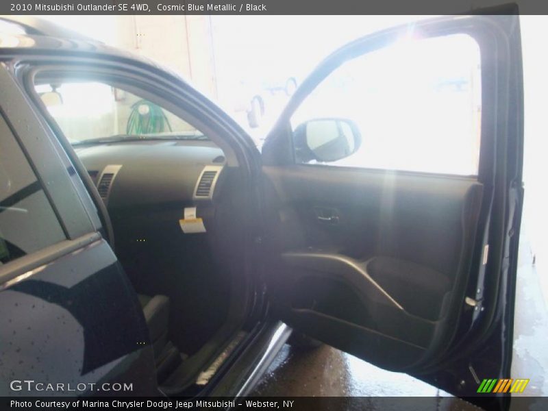 Cosmic Blue Metallic / Black 2010 Mitsubishi Outlander SE 4WD