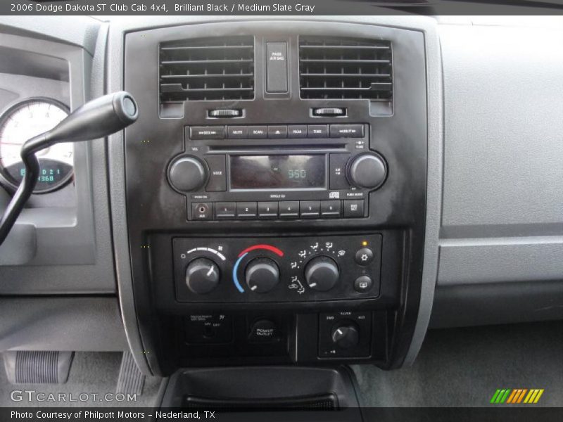 Brilliant Black / Medium Slate Gray 2006 Dodge Dakota ST Club Cab 4x4