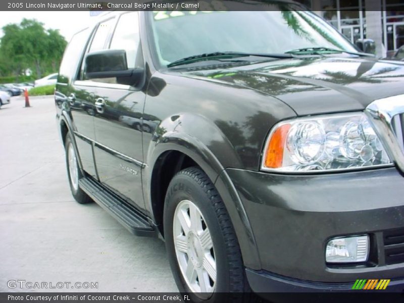 Charcoal Beige Metallic / Camel 2005 Lincoln Navigator Ultimate