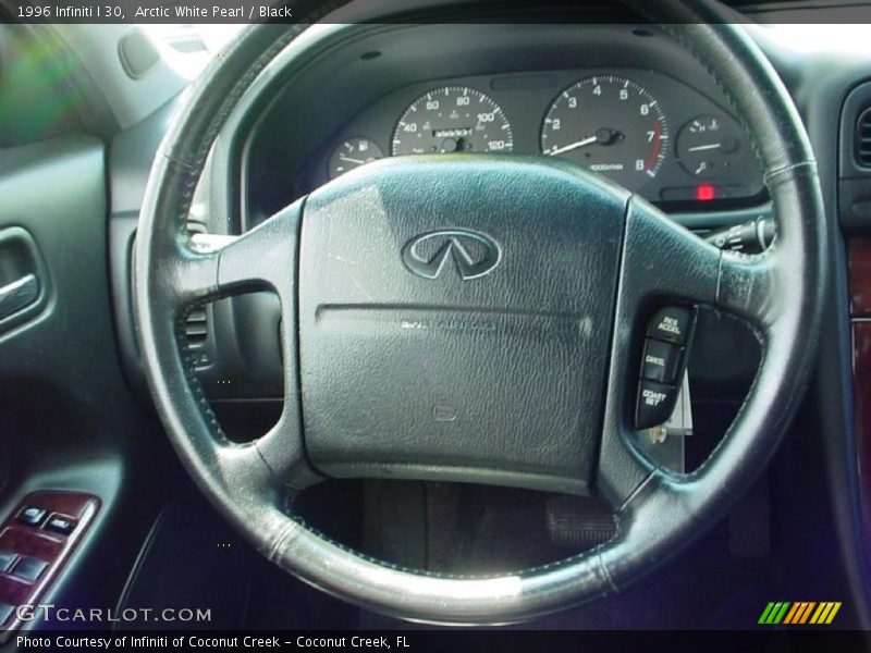Arctic White Pearl / Black 1996 Infiniti I 30