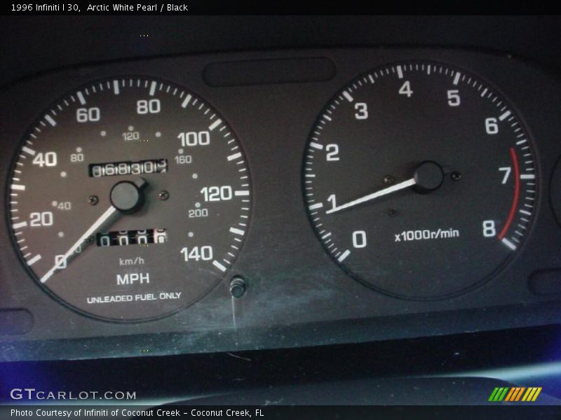 Arctic White Pearl / Black 1996 Infiniti I 30