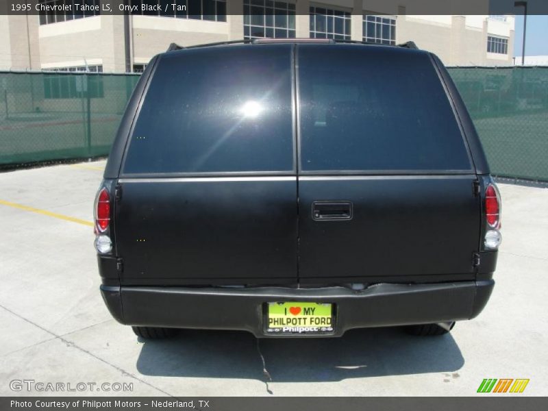 Onyx Black / Tan 1995 Chevrolet Tahoe LS